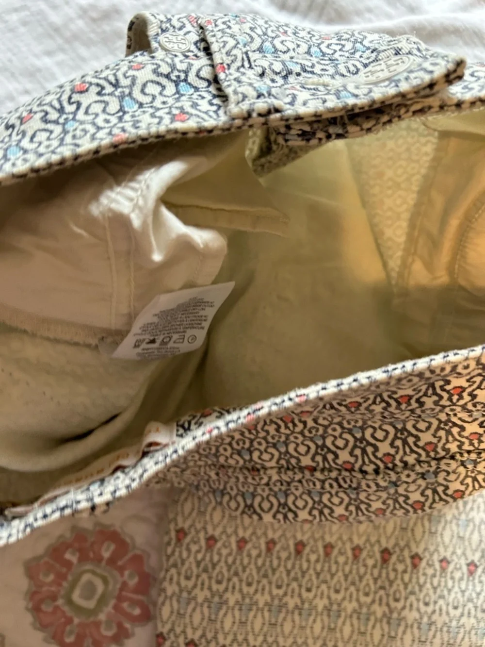 Tory Burch EUC Ivory arabesque print ombré jeans Size 26